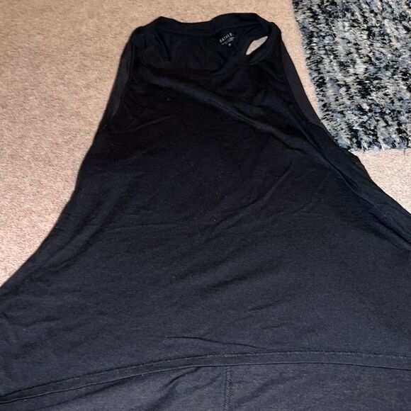 Athleta medium high low tank top - Picture 4 of 5